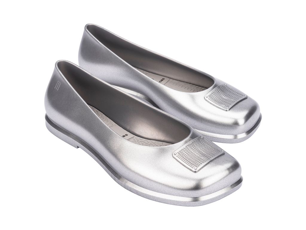 MELISSA RUBY + MARC JACOBS AD – SILVER/GREY