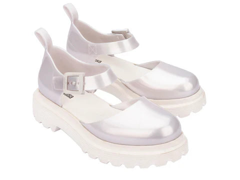 MELISSA ELLIE AD – PEARLY WHITE