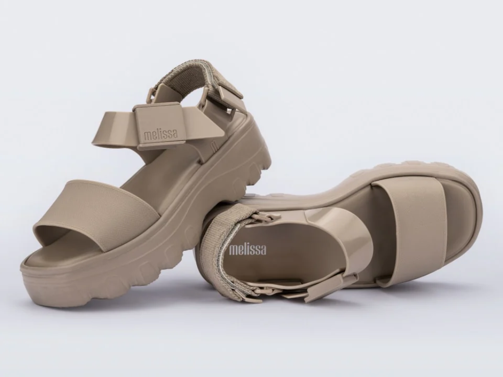 MELISSA KICK OFF SANDAL AD – 